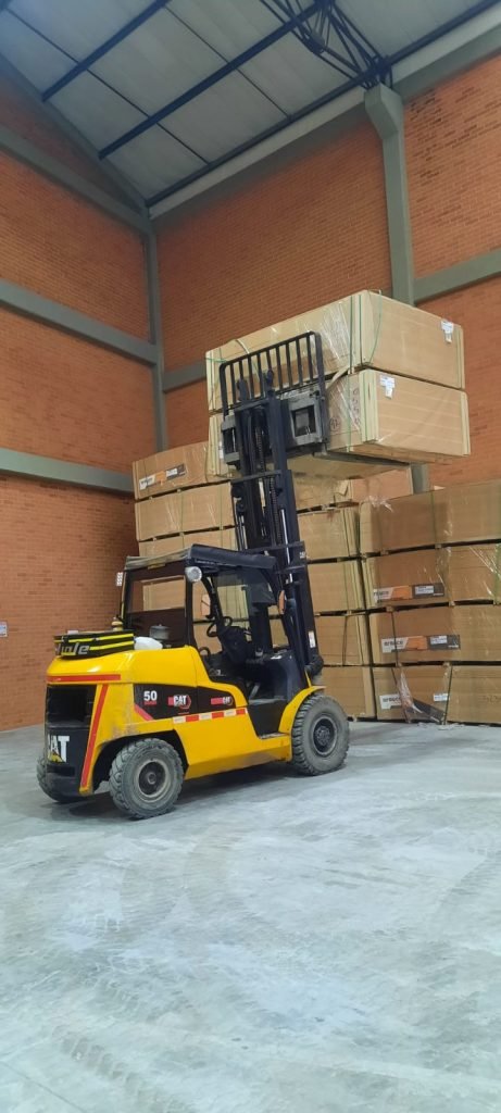 Alquiler De Montacargas En Bogotá –【Desde $60.000】 12 Alquiler De Montacargas De Pasillo Angosto