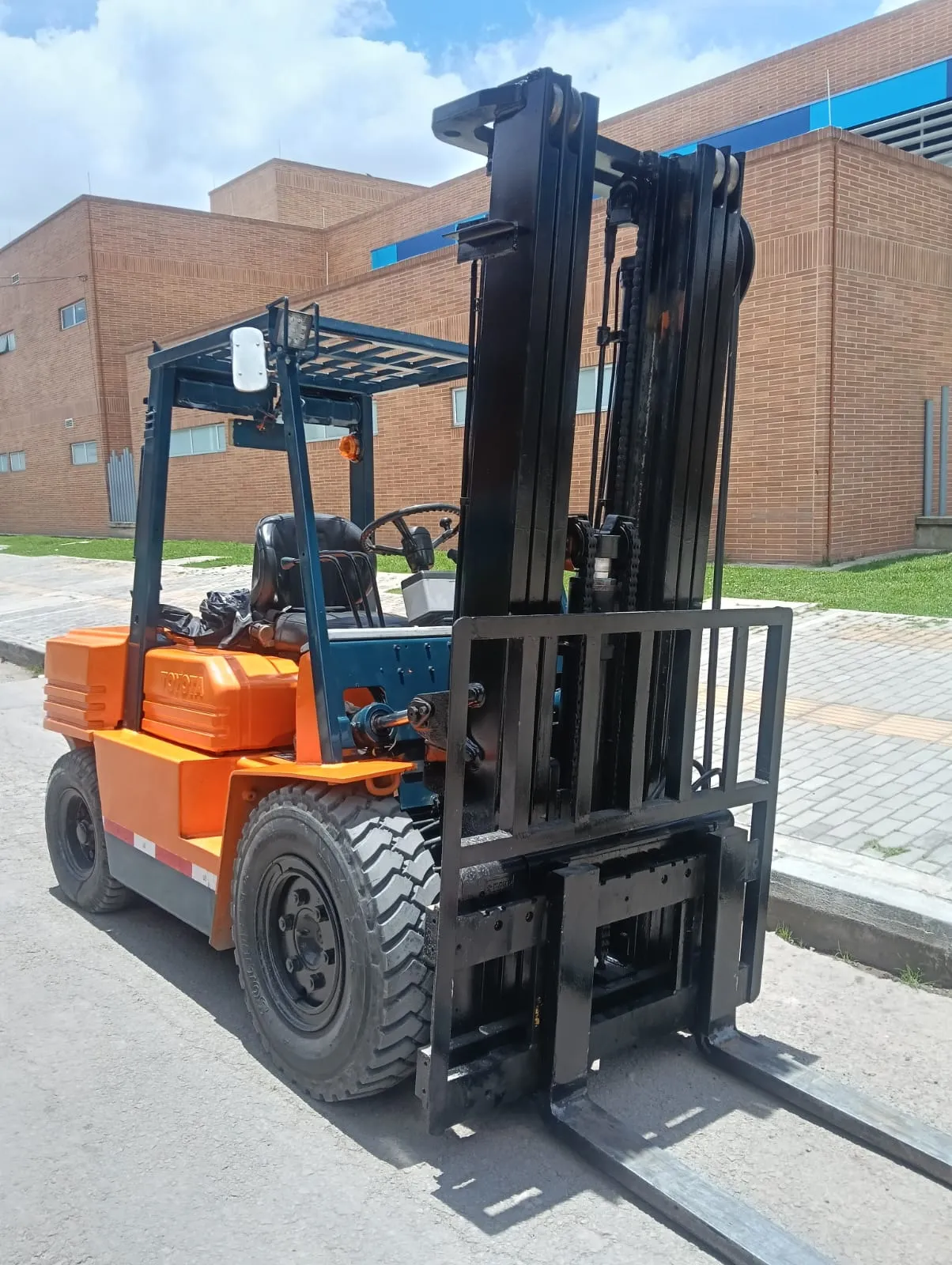 Alquiler De Montacargas En Bogotá –【Desde $60.000】 2 Alquiler De Montacargas Por Horas, Días O Meses